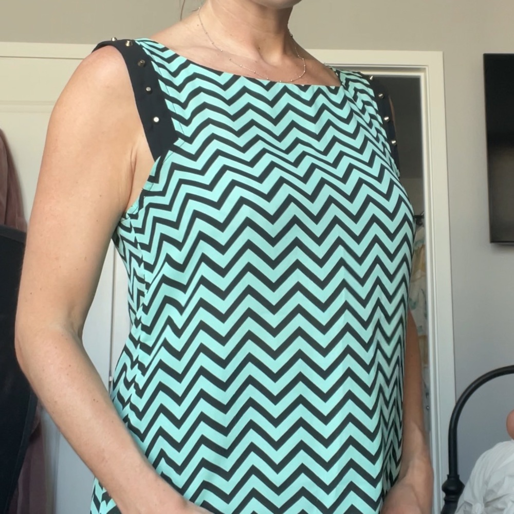 Chevron Patterned Sleeveless Top with Studs Green and Black